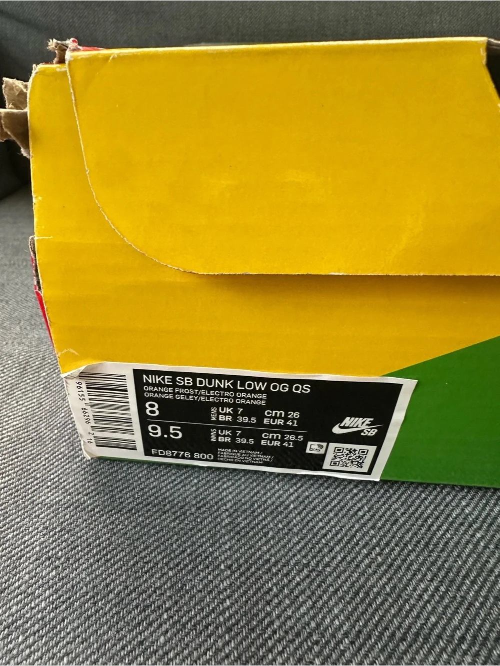 Nike SB Dunk Orange Lobster – EUC with Box – Men’s Size 8 – FD8776-800 Authentic